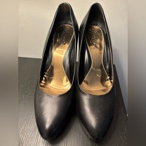 Gucci Black Leather Pumps